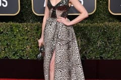 Anne-Hathaway-Golden-Globe-Awards-2019-Red-Carpet-Fashion
