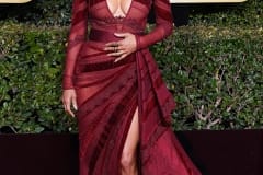 Halle-Berry-Golden-Globe-Awards-2019-Red-Carpet-Fashion-