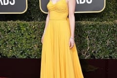 Rachel-Brosnahan-Golden-Globe-Awards-2019-Red-Carpet-Fashion